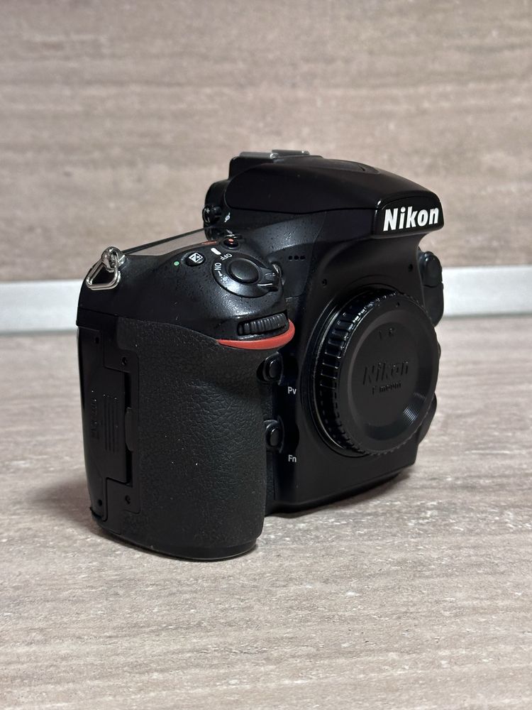 Nikon D810 в добро състояние!