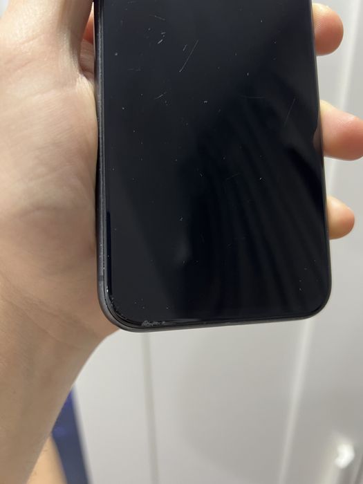 iPhone 11 128GB • Negru • Liber retea