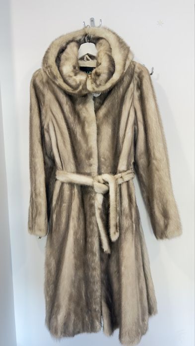 Продам шубу норковую