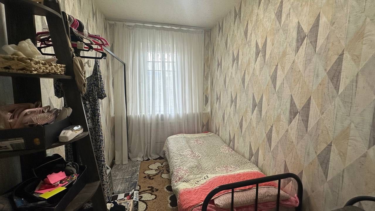 3 комн на 4 этаже школа 60 метро Ойбек Тараса Шевченко Чехова