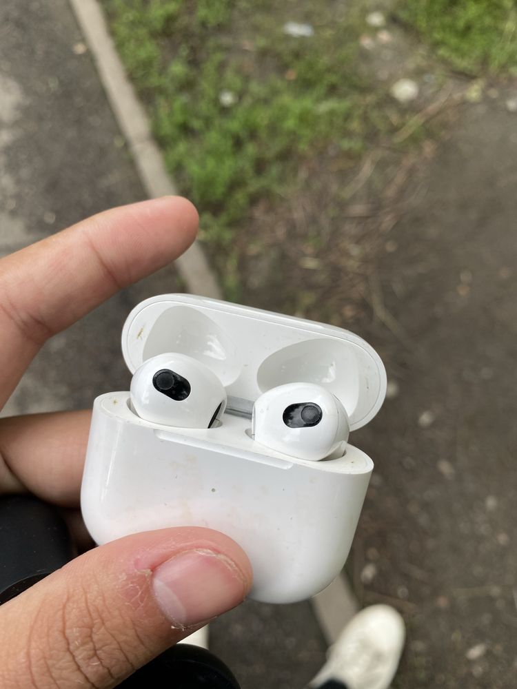 Airpods 3 хороший