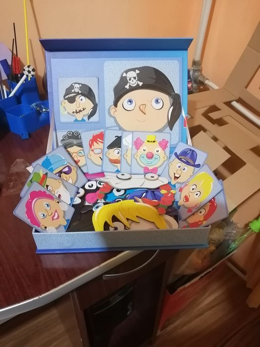 Joc distractiv de asamblat figuri in cutia originala