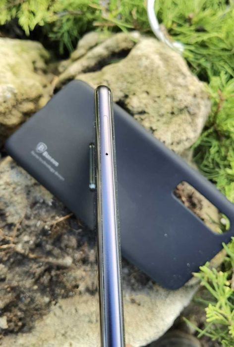 продавам Huawei p30 с нова батерия