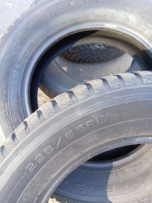 Зимняя резина в хорошем состоянии. срочно цена на 2 дней