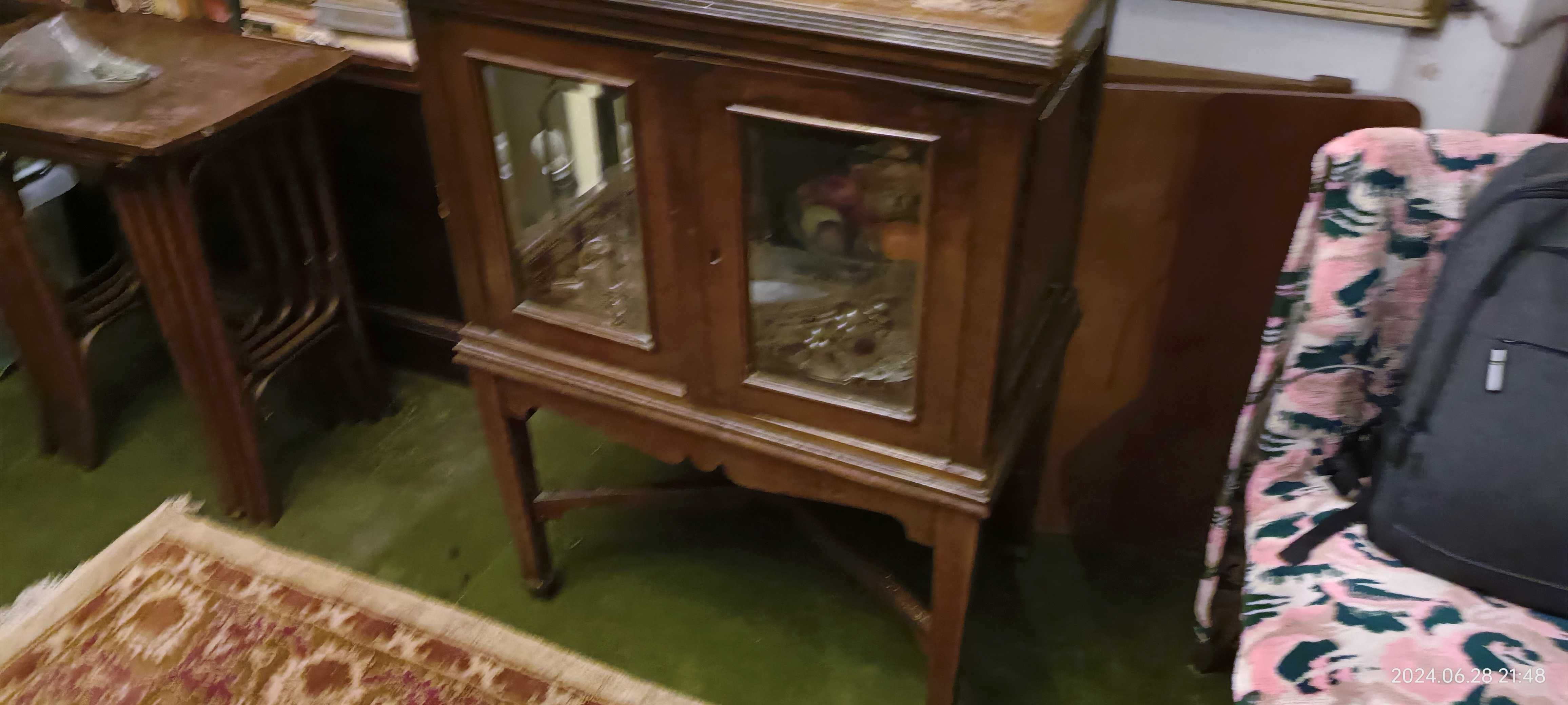 Mobilier vintage artistic, sculptat: oglinda, bufet, vitrina si altele