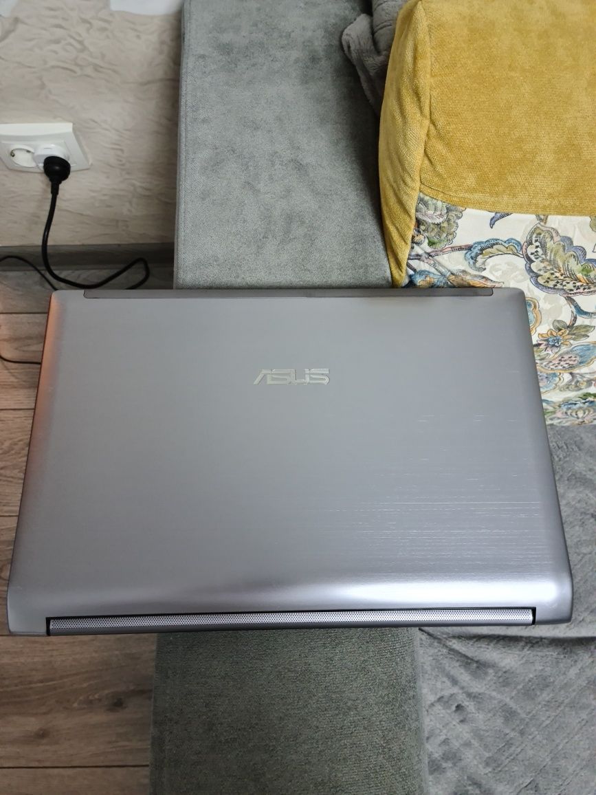 Oferta! Laptop Asus i7/8gb/ssd 150gb/video 2gb