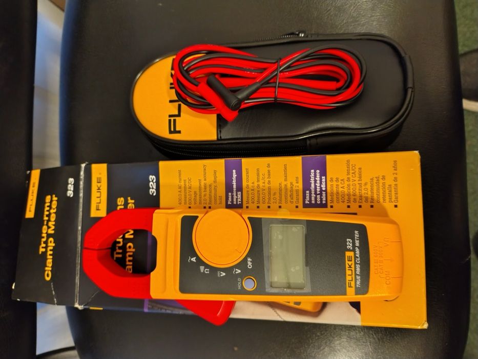 Cleste ampermetric Fluke 323 True-RMS