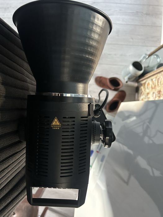 2 x Godox VL150 с кейсове и стативи