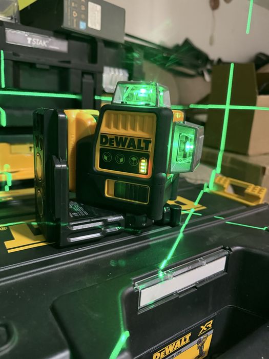 Nivela laser cu 16 lini Dewalt DCE089D1G