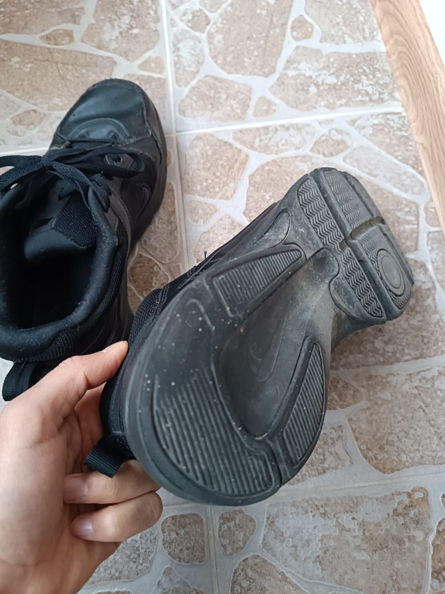 Маратонки Nike 41