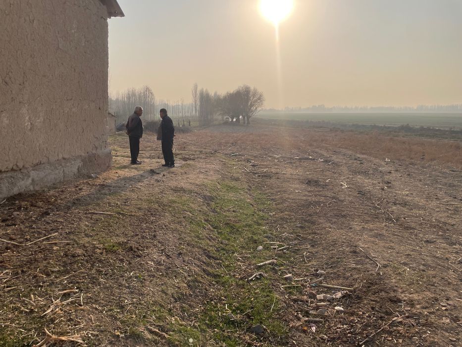 Buka tumani markazda yer uchastka ishlab chiqarish dala hovli zor lok