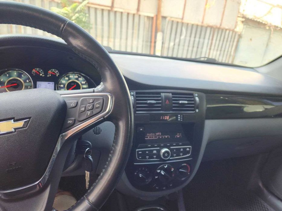 Лачетти сотилади