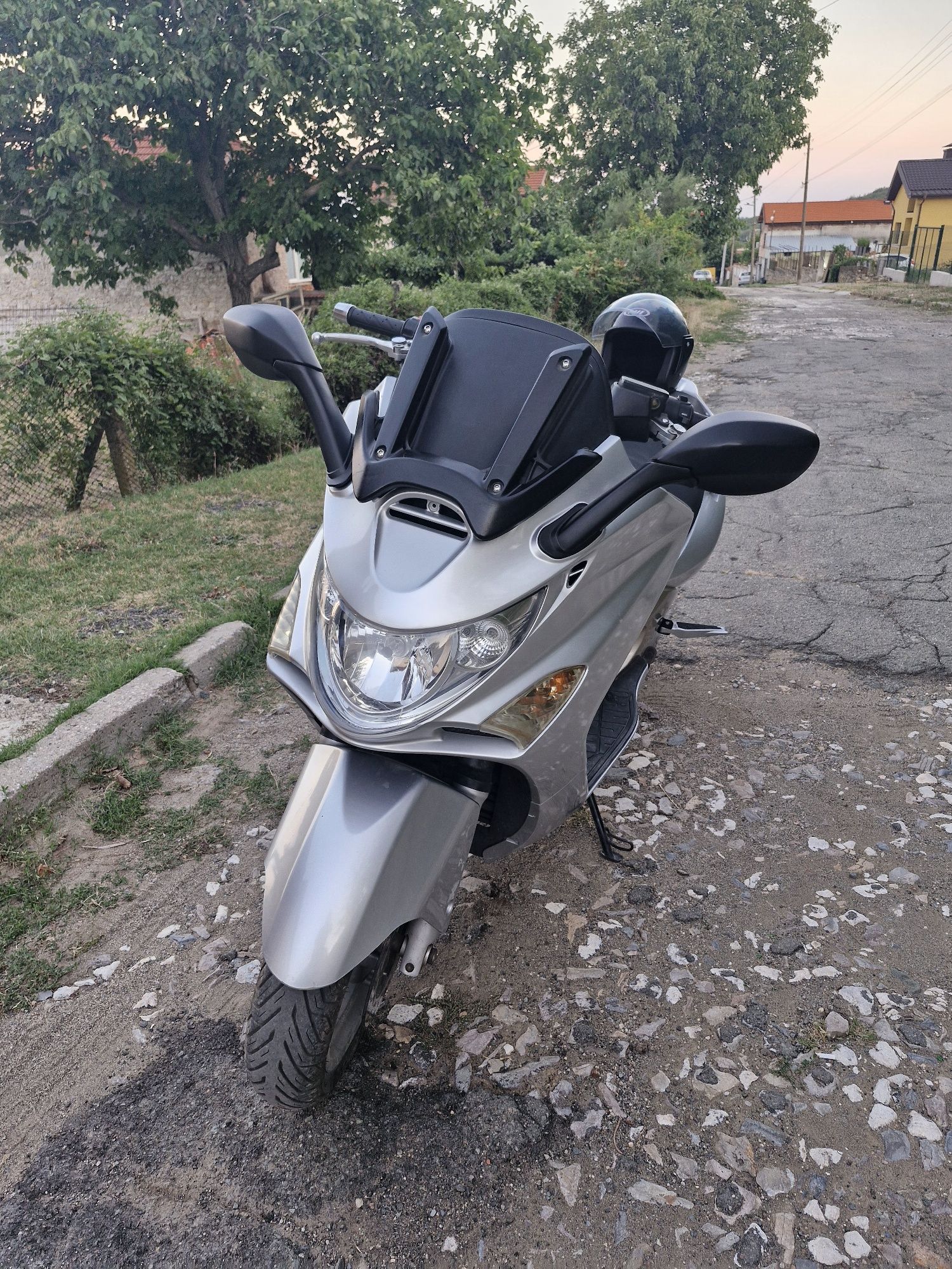 Скутер Kymco 250 кубика