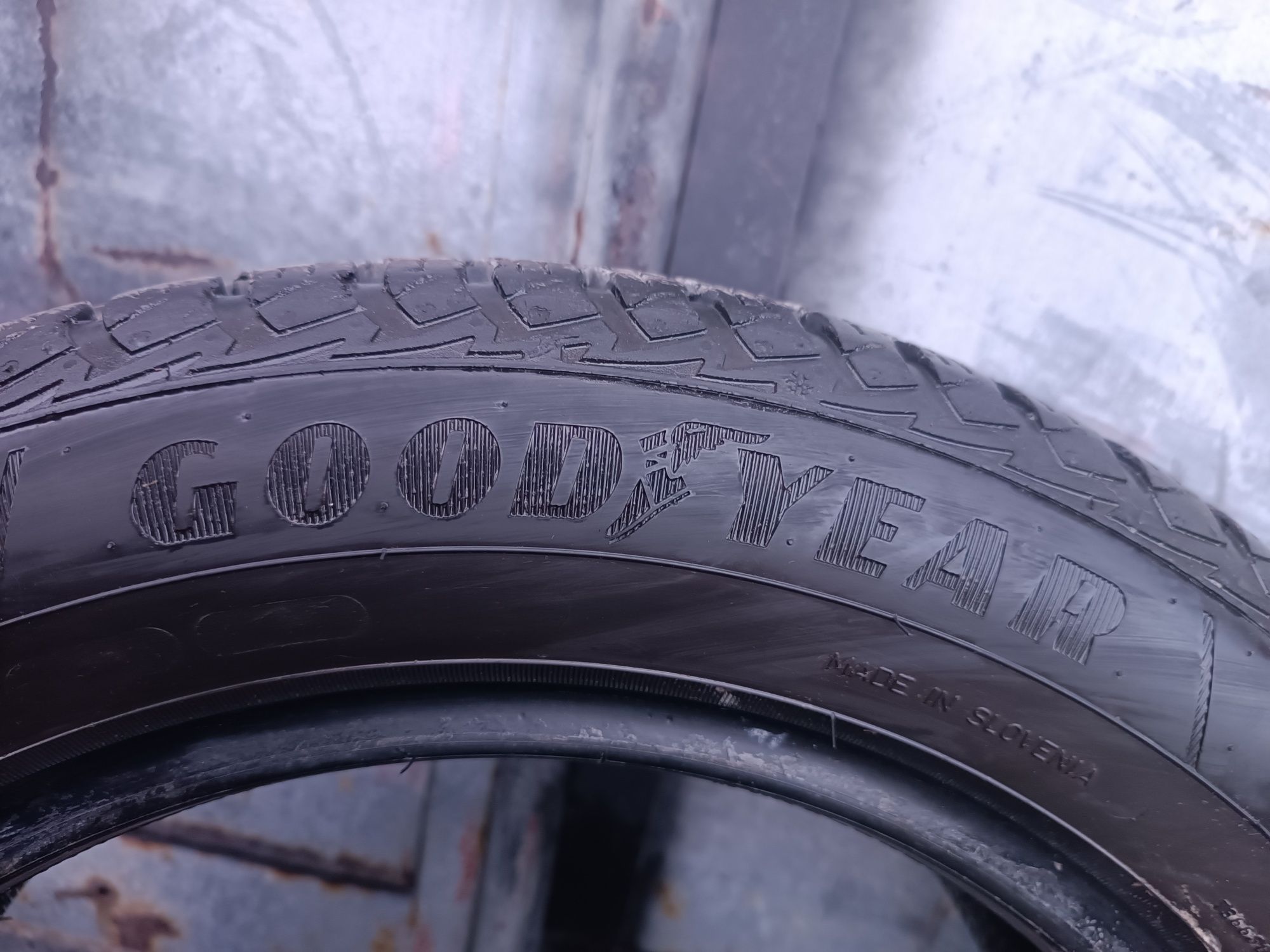 185/60/15 Goodyear