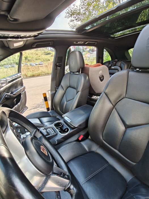 Porsche Cayenne plug-in hibrid 2017, TVA deductibil