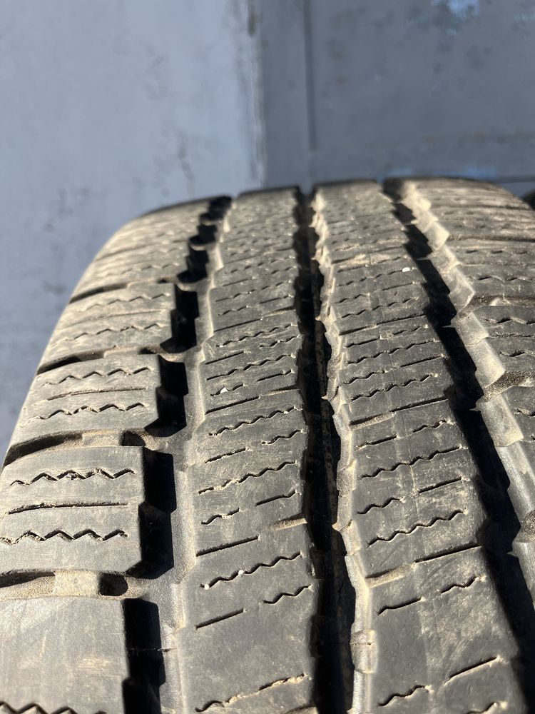 2 бр. зимни гуми за бус 235/65/16C GT Radial DOT 4116 6 mm