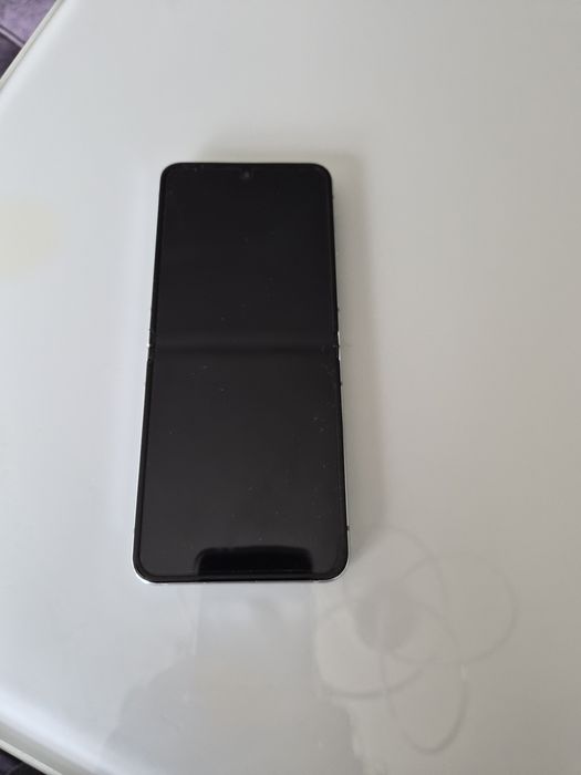 Samsung Z flip5 като нов
