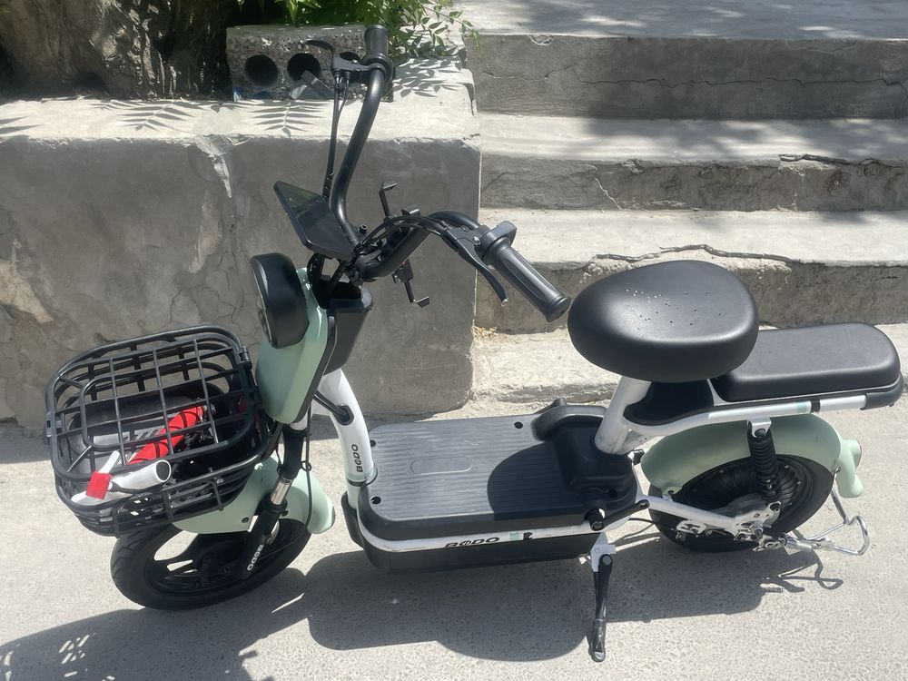 Bodo elektro skuteri sotiladi holati yaxshi. Narxini kelishamiz