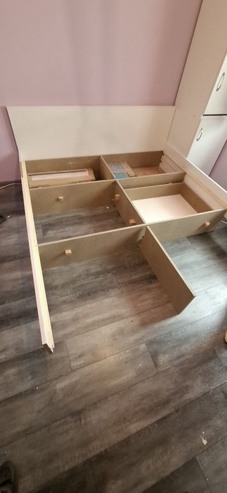 Pat de misloc cu sertare