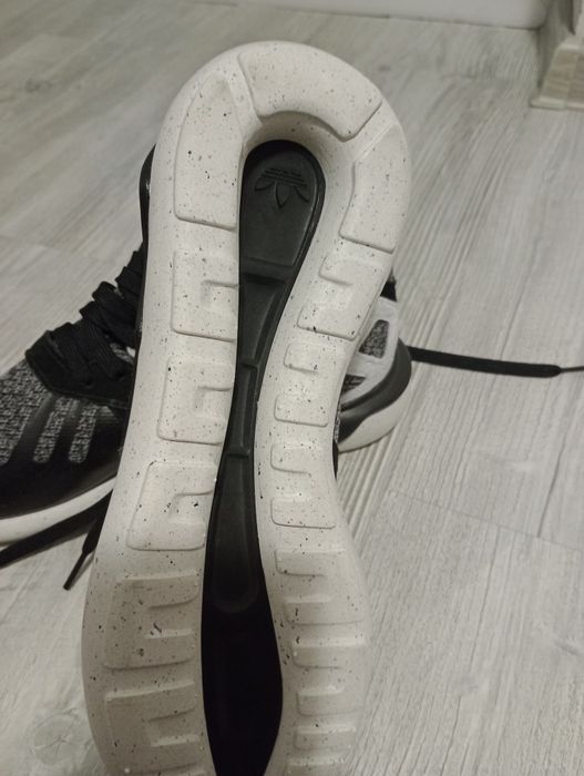 Adidași bărbați marca Adidas