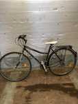 Vand bicicleta second hand dotata cu portbagaj