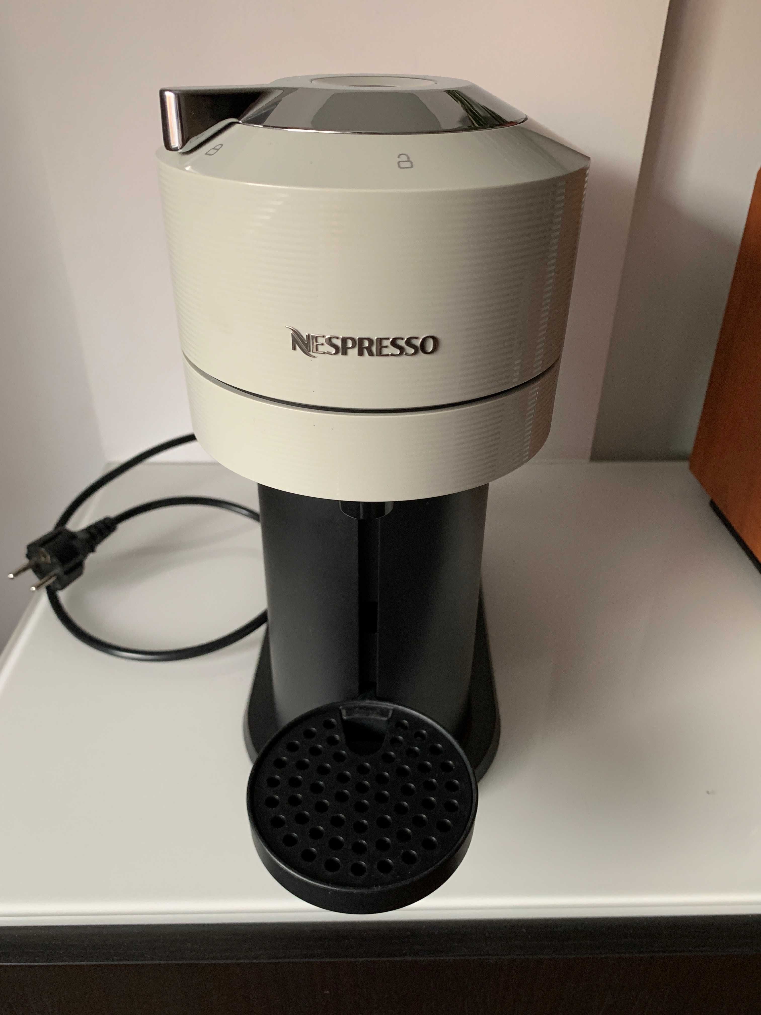Espressor Nespresso Vertuo Next Capsule cafea