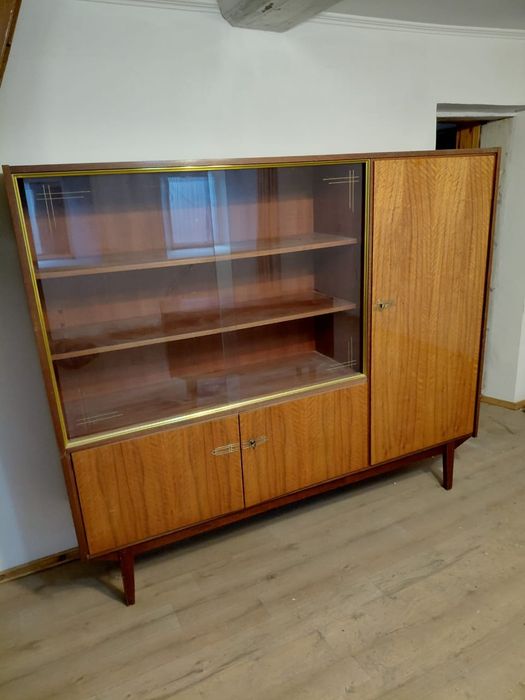 Продам комплект мебели советского качества в отличном состоянии.