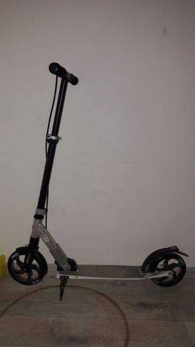 Самокат двухколесный