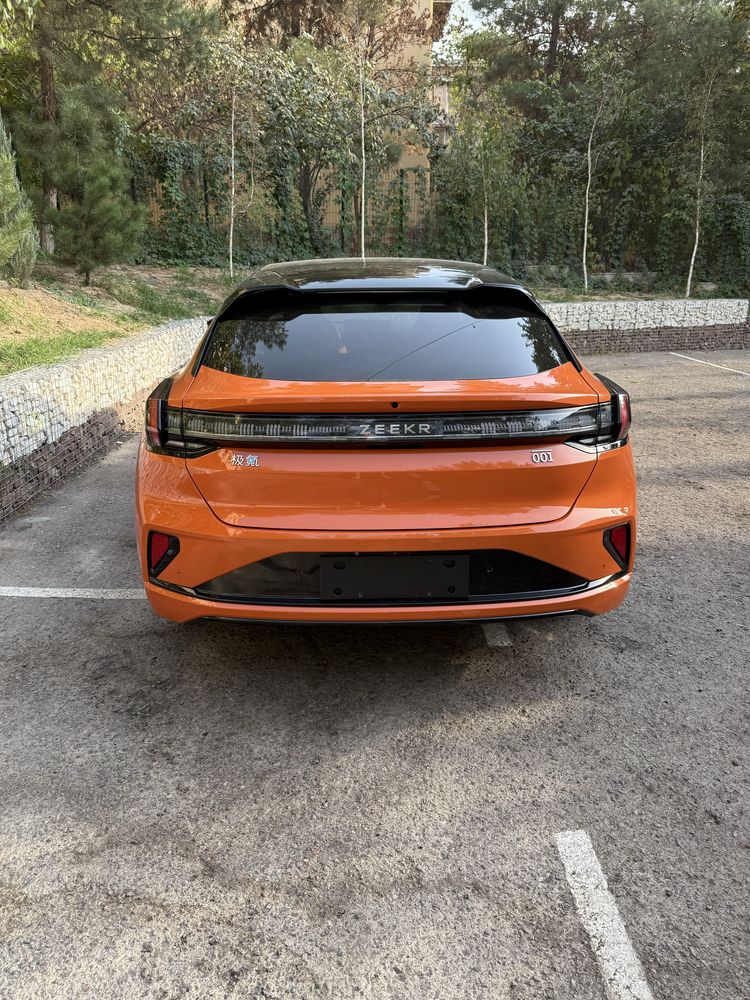 Zeekr 001 Z sport (2025)+ допы на 13 млн сум.