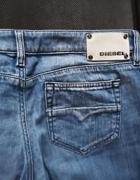 Дамски сини дънки Diesel
DieselDieselDiesel , като нови ,
без забележк