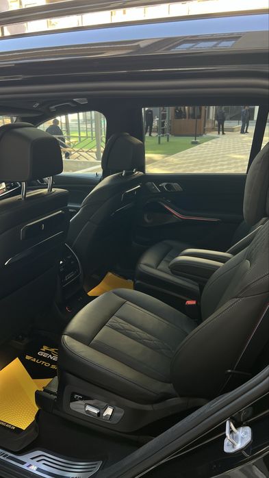 Bmw x7 40i 2024 model