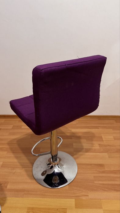 Scaune de bar reglabile pe înălțime stare foarte bună