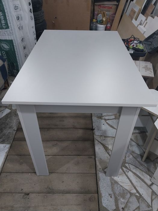 Продам стол кухонный новый .