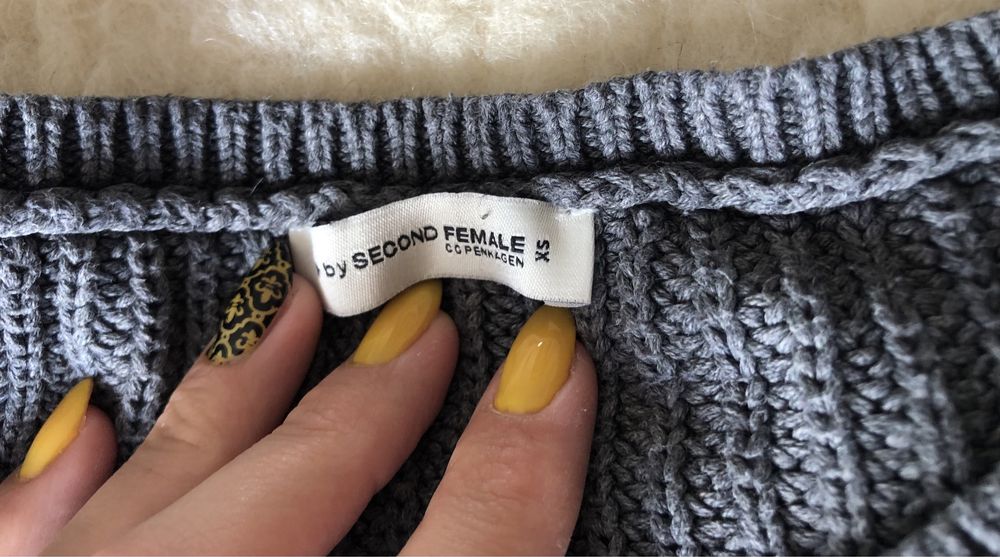 Дамски плетени блузи