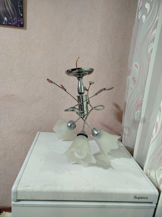 Продам люстру б/у