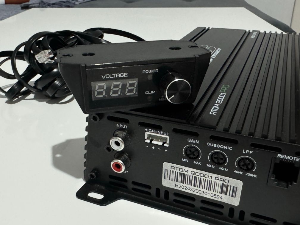 Amplificator 2000w rms deaf bonce