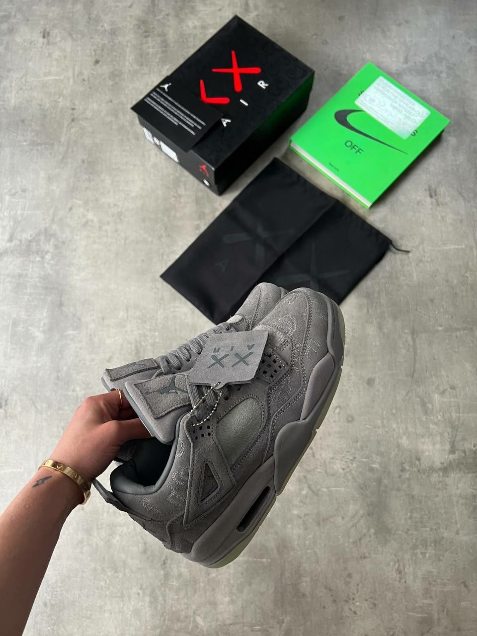 Air Jordan Retro 4