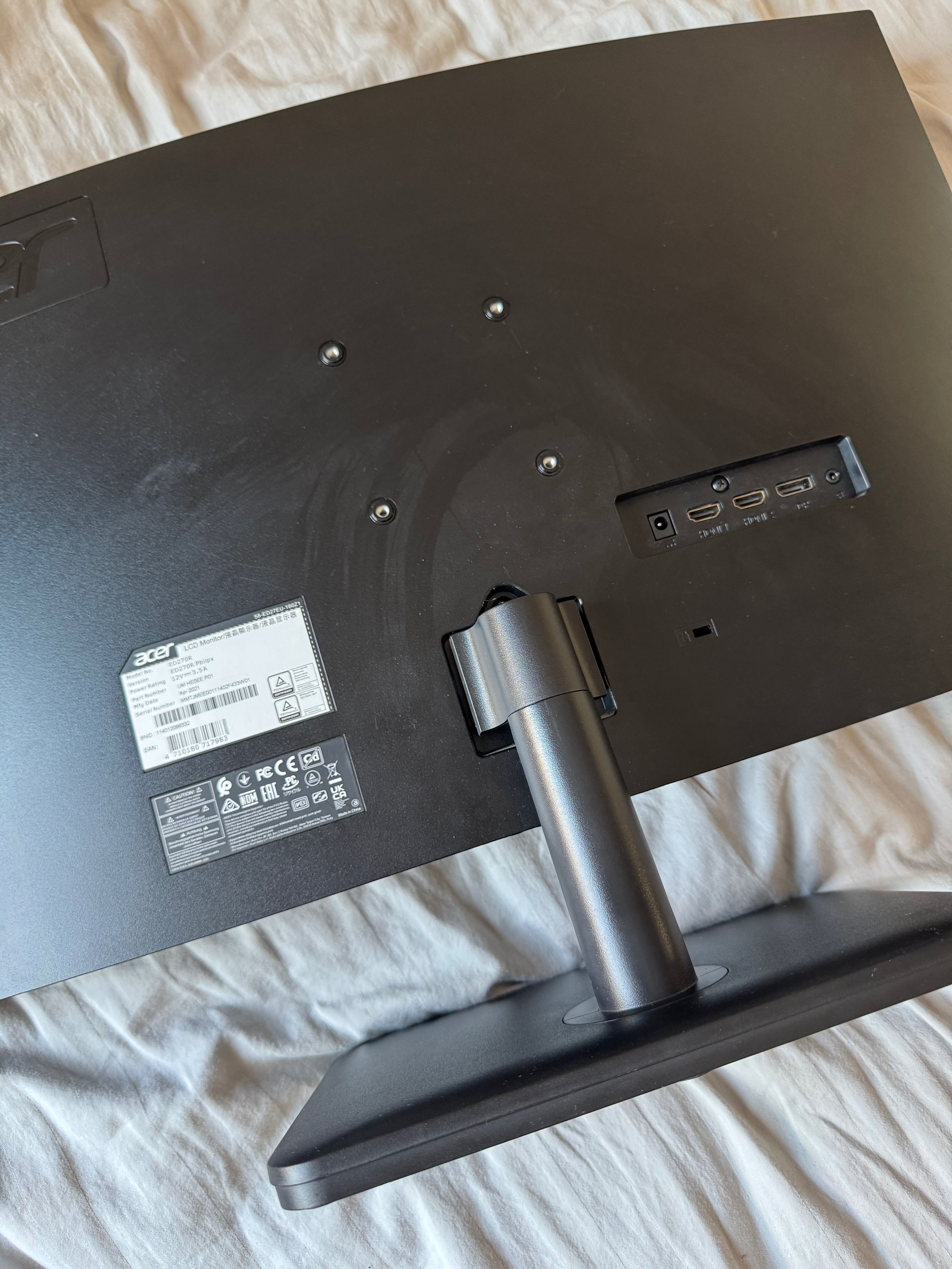 геймърски монитор Acer 144Hz Curved