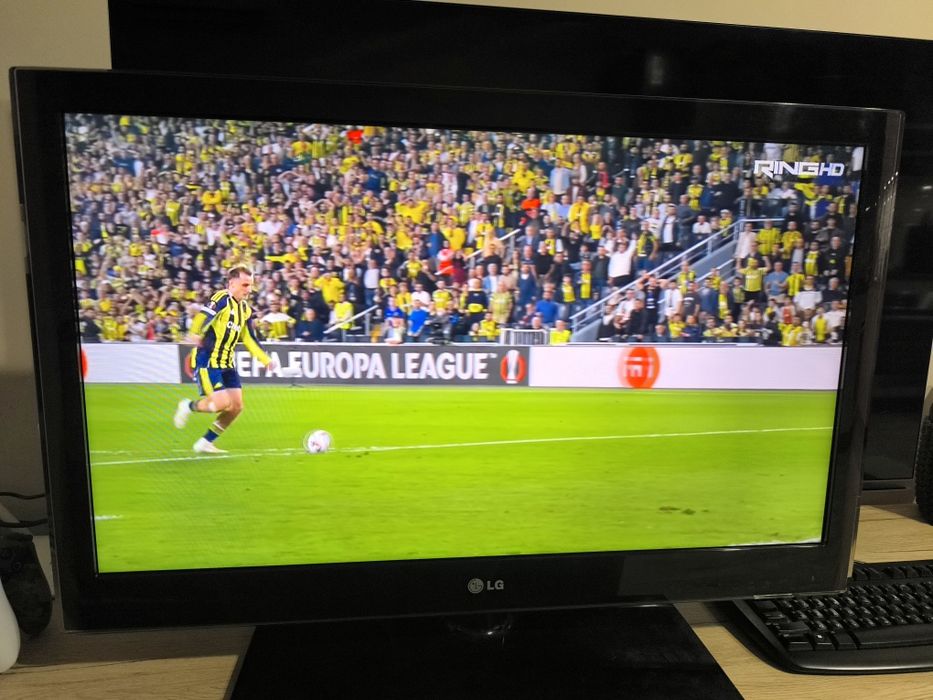 Телевизор LG 32 инча