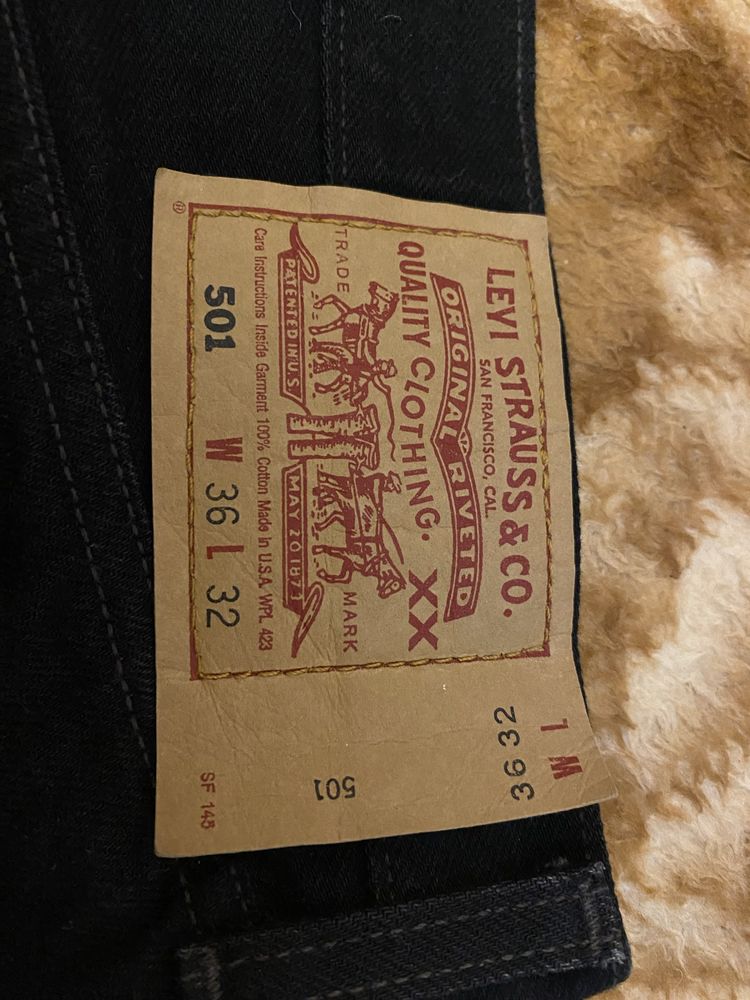 Blugi Levis 501 Negri ca noi