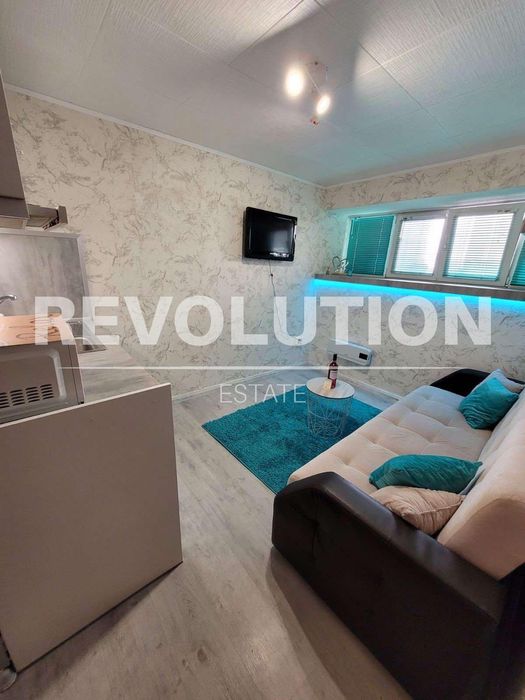 Дава се под наем Едностаен апартамент в Варна, Спортна зала - 20 кв.м за 300 € - Снимка #3