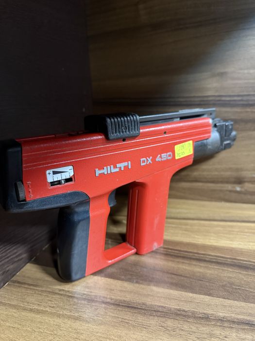 Пистолет за директен монтаж Hilti DX 450