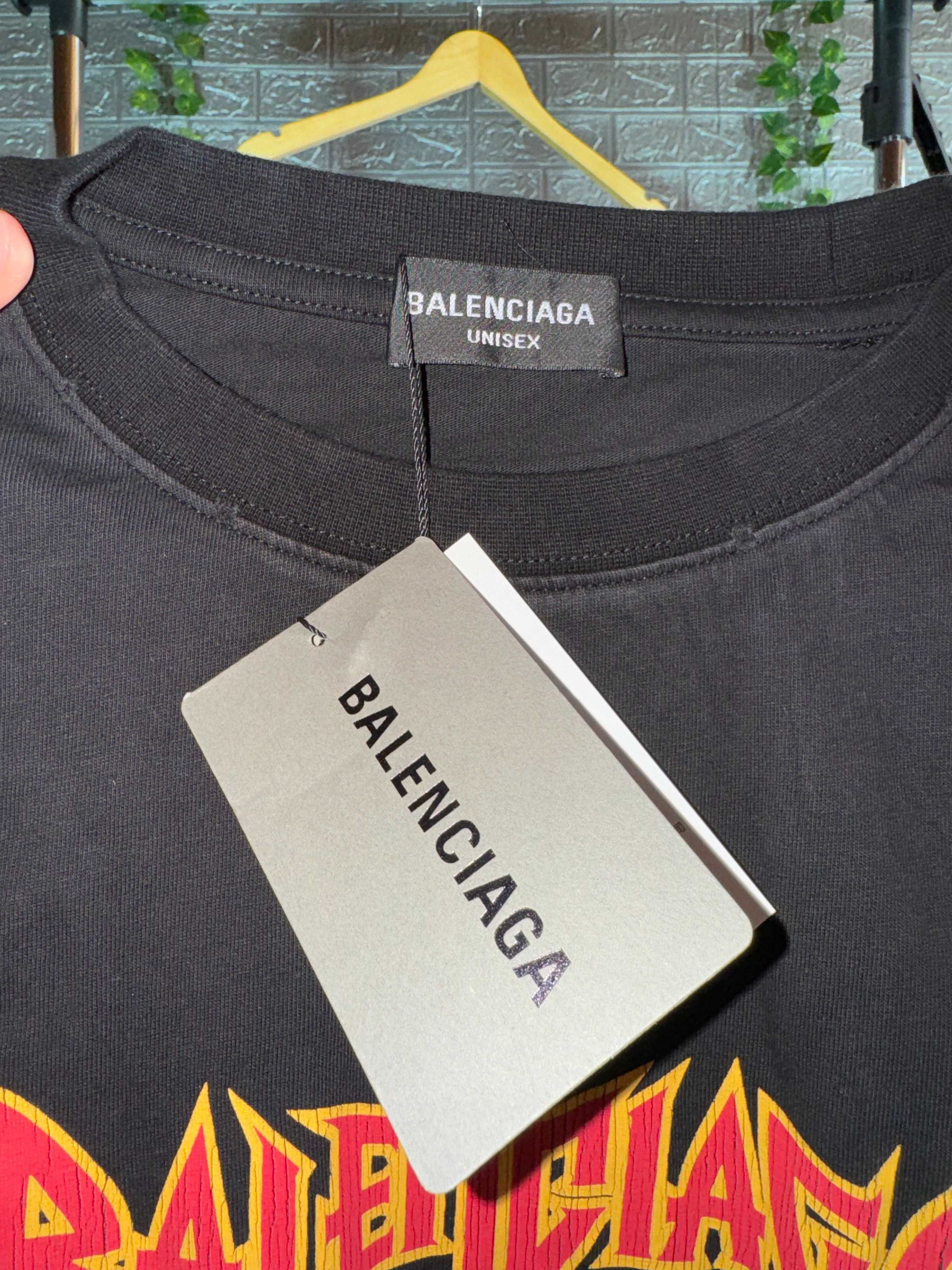 Tricou Balenciaga marimea M