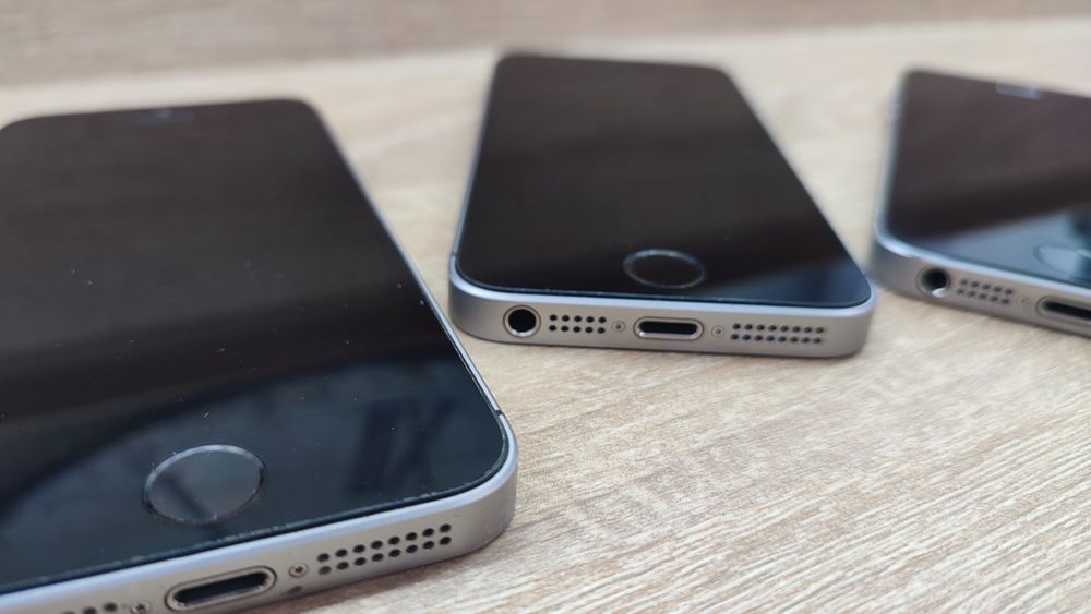 iPhone SE Black 32GB iOS 15.8.5