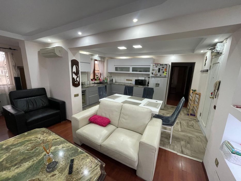 Apartament 3 camere Rogerius