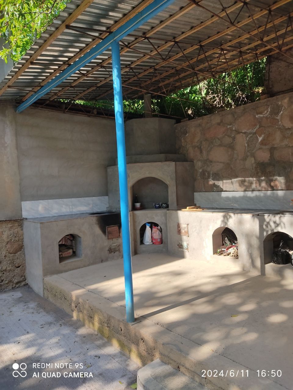 Dacha oqtoshda. Hamma sharoiti bilan