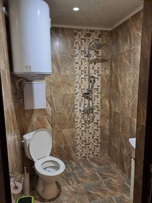 Дава се под наем Тристаен апартамент в Бургас, Лазур - 80 кв.м за 612 € - Снимка #4