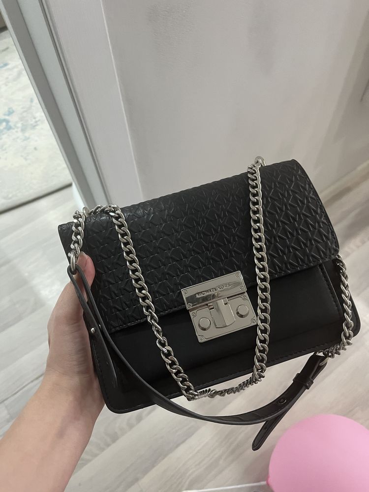 Продам оригинальную сумку Michael Kors