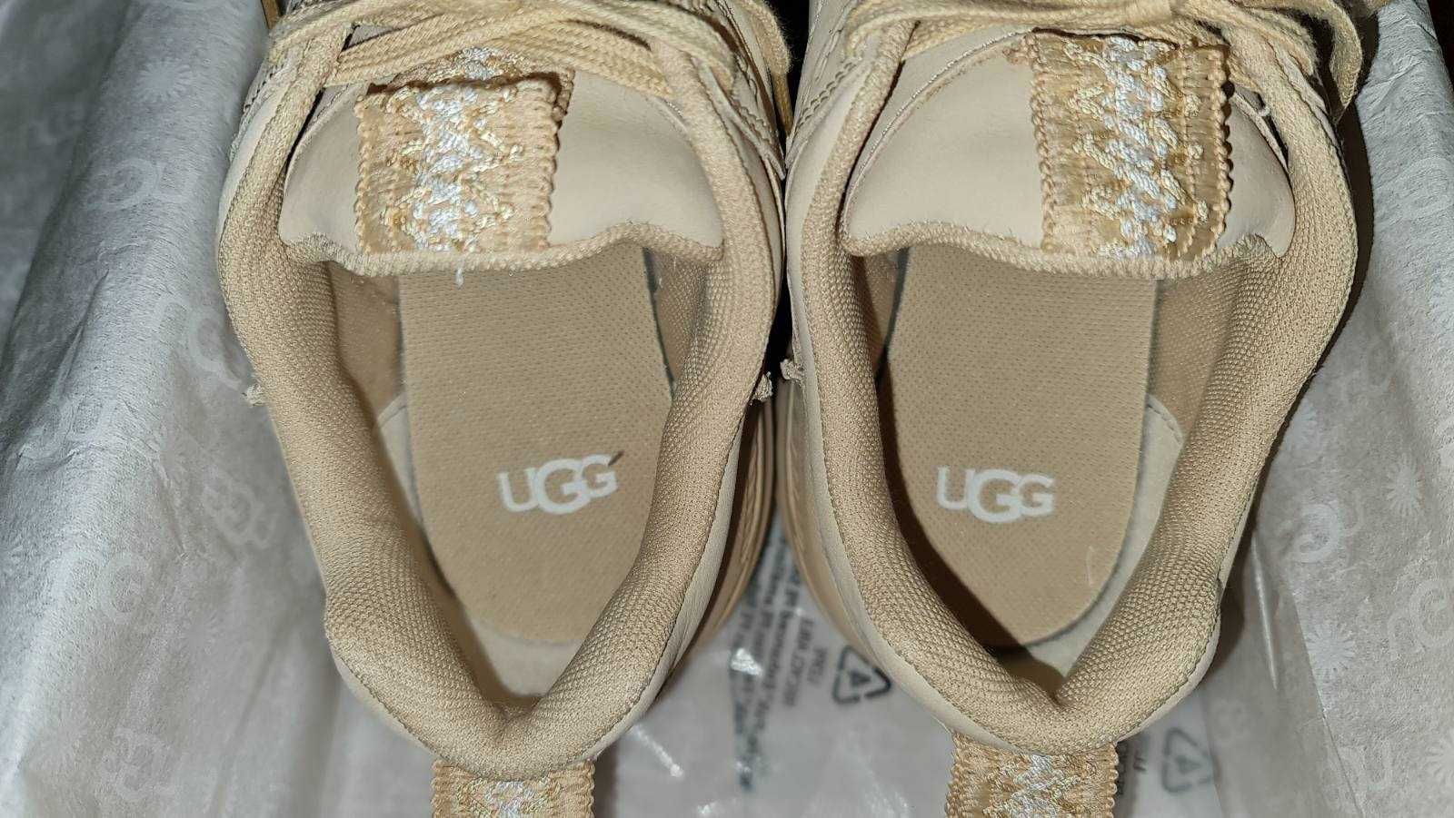 Дамски зимни маратонки UGG CA805 x ATMOS Trainer