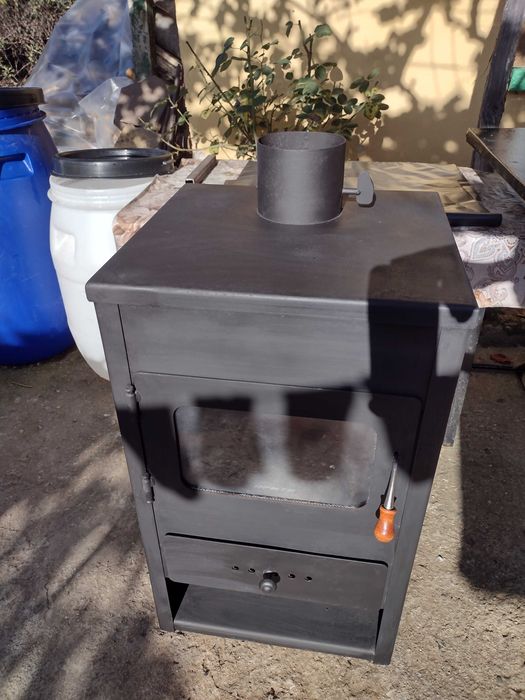 Камина Прити на дърва